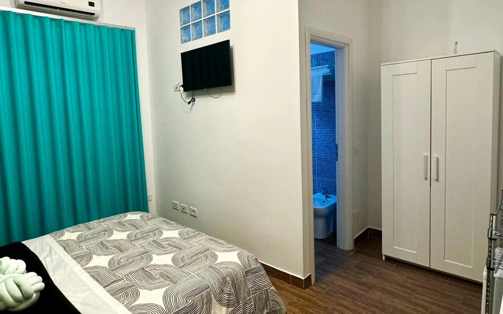 Enotria Bnb Bed & Breakfast Reggio Calabria 0*,